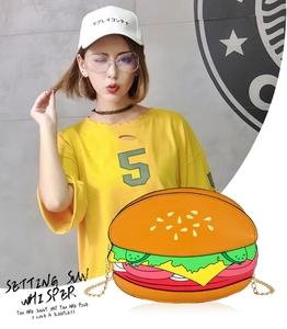 Creative hamburger-shaped crossbody bag with detailed layers and golden metal chain strap
