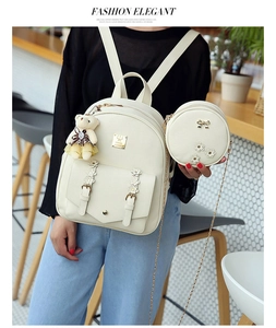 Weißes Rucksack-Set aus Kunstleder mit Blumenschnalle und süßem Teddybär-Anhänger