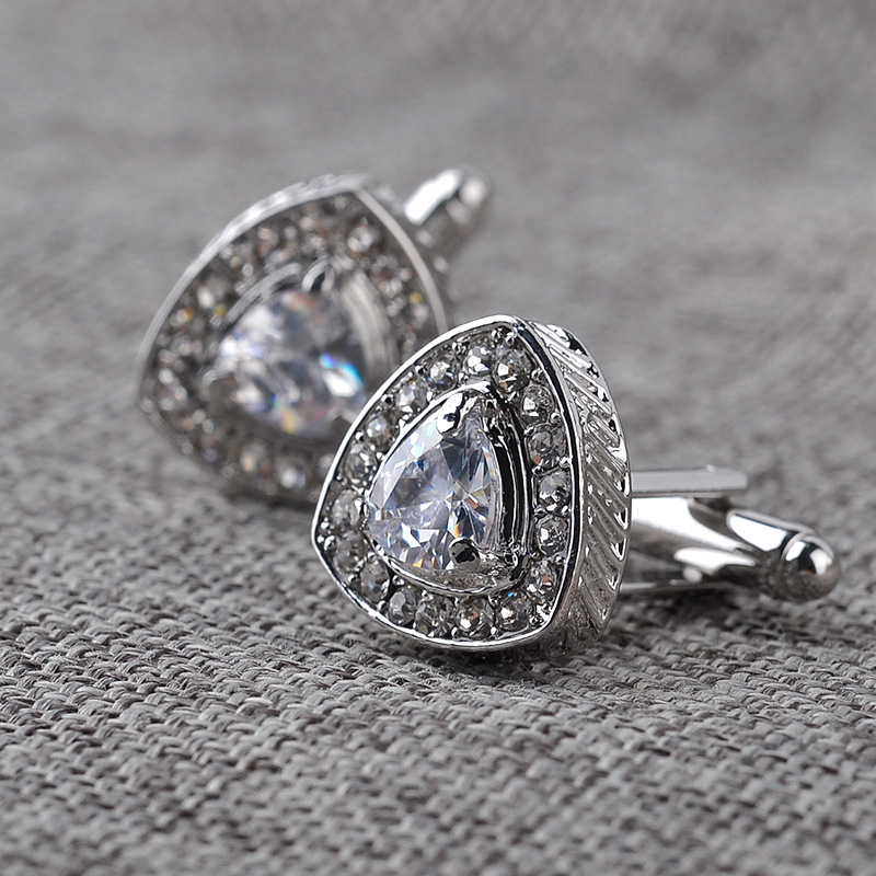 Luxury Men's Geometric Triangle Pear Shape Cufflinks Alloy Shiny Zirconia Rhinestone Inlaid French Shirt Cuff Links For Business Wedding Banquet Party Accessories