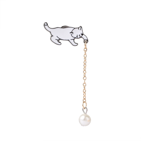 Cute Cartoon Cat Brooch Pin Alloy Enamel White Faux Artificial Pearl Gold Chain Drip Oil Clothing Lapel Accessory Novelty Jewelry