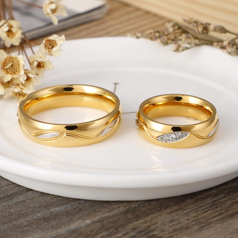 Wellenmuster Paar Ringe 18K Vergoldeter Edelstahl Ineinandergreifendes Design Mit Zirkonia Für Herren Damen Elegant