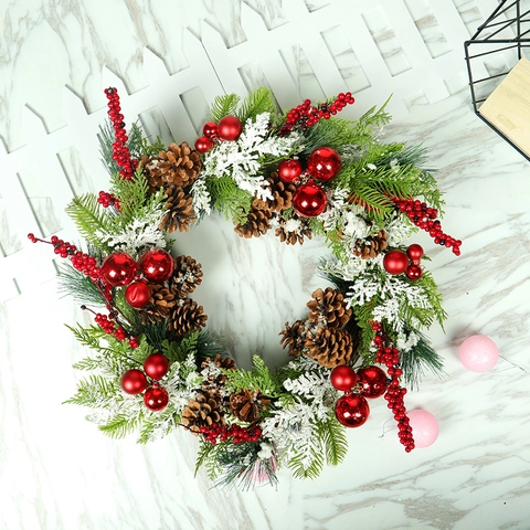 Ghirlanda Di Natale Aghi Di Pino PE Effetto Neve Pigne Bacche Palle Decorative Da Appendere Porta Parete Decorazione Festiva