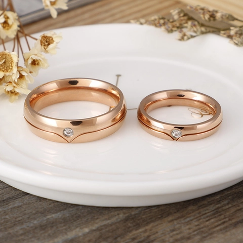 Minimalist Polished Rose Gold Titanium Steel Ring Cubic Zirconia Inlaid Groove Band For Couples Wedding Anniversary