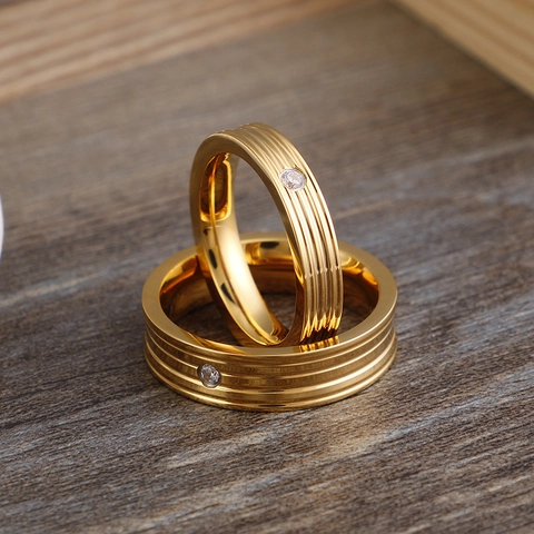 Titanium Stahl Band Ring 18K Vergoldet Zirkonia Minimalistisches Gerilltes Design Für Liebhaber Hochzeit Schmuck