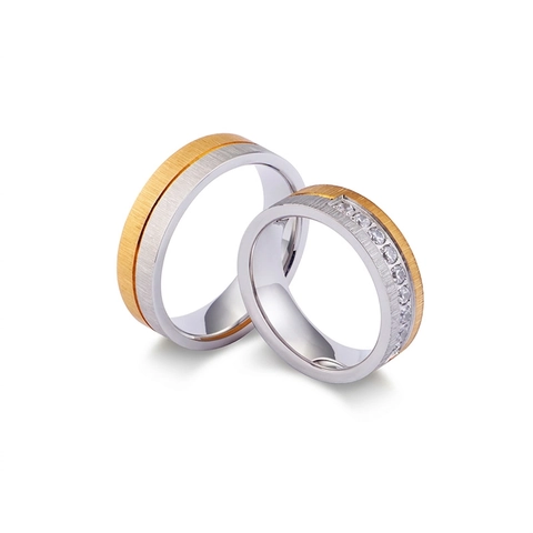 Anello Moderno in Acciaio al Titanio Smerigliato Vintage Bicolore Oro Argento con Strass Intarsiato Anello di Coppia Gioielli