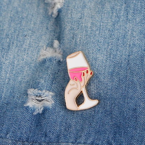 Spilla Smaltata Cartone Animato Lega Cuore Vampiro Fiamma Fiammifero Calice Da Vino Occhio Blu Sigaretta Per Zaino Giacca Di Jeans Spilla Novità
