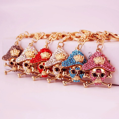 Creative Pirate Skull Rhinestone Keychain Gold Metal Crown Pendant Fashion Bag Charm Gift Accessory For Men Women