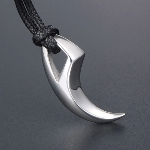 Collana Con Pendente A Dente Di Lupo Acciaio Inossidabile 316L Lucidato Stile Gothic Punk Per Uomo E Donna Con Cordino Nero