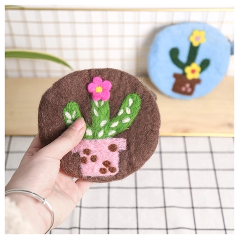 Handmade Wool Felt Coin Purse Cute Cactus Embroidery Round Zippered Pouch Small Storage Bag For Women And Girls