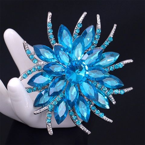 Vintage Flower Rhinestone Brooch For Women Zinc Alloy Crystal Corsage Pin For Wedding Party Banquet Elegant Jewelry Accessary