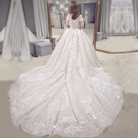 Luxueuse Robe De Mariée Épaules Dénudées Avec Broderie Dentelle Et Paillettes Robe De Bal Style Traîne Mariée