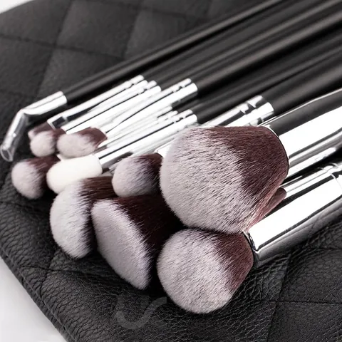 Makeup Kwasten Synthetische Vezels Houten Handvat Aluminium Ferrule Voor Gezicht Ogen Blending Concealer Met Opbergtas