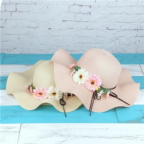 Chapeau De Soleil En Paille Femme Bord Large Ondulé Décor De Fleurs Vacances À La Plage Été Style Pastoral