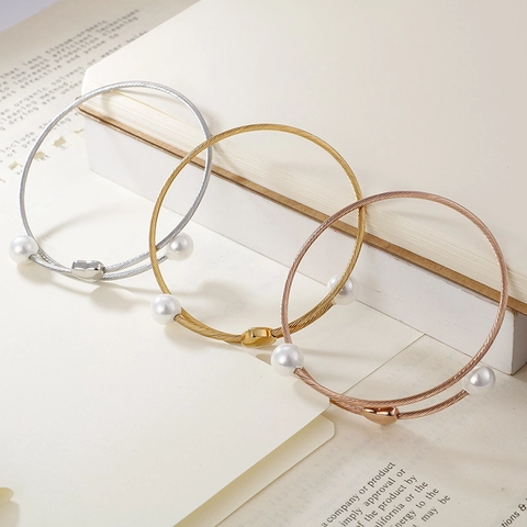 Brazalete De Corazón De Acero Inoxidable 316L Cable Trenzado Pulsera De Puño Abierto Con Perlas Artificiales De Concha Joyería Elegante Para Mujer