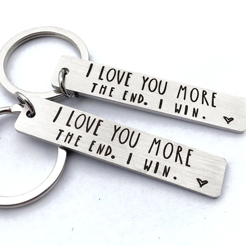 Edelstahl Stabanhaenger Schlüsselanhänger Graviert I Love You More The End I Win Herz Minimalistisch Geschenk Für Paare