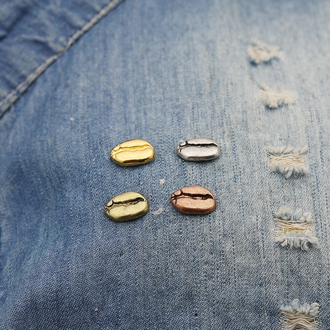 Coffee Bean Shape Brooch Zinc Alloy Realistic Metal Lapel Pin Creative Minimalist Accessory For Coffee Lovers Clothes Bags