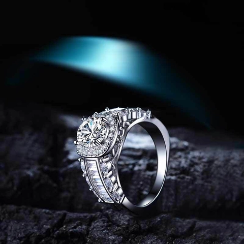 Luxury Women Engagement Ring Copper Cubic Zirconia Halo Round Cut Baguette Side Stones Wedding Jewelry Silver Tone