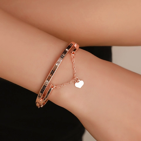 Bracciale Rigido Con Pendente A Cuore Numeri Romani Lega Strass Gioielli Alla Moda Per Donna