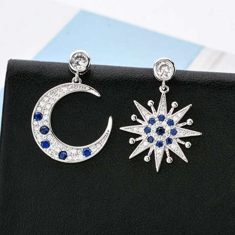 Orecchini a Bottone in Rame Asimmetrici a Stella e Luna Moda Coreana Con Zirconia Blu Bianca Gioielli Placcati Argento Donna