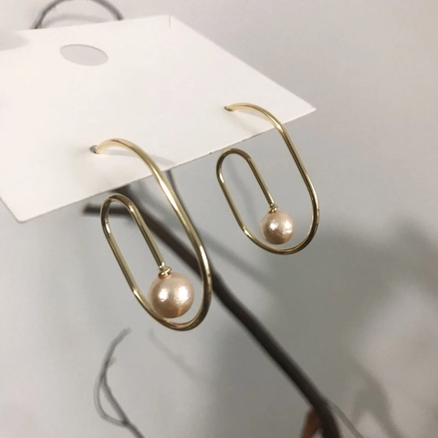 Minimalist Irregular Curve Gold Plated Dangle Earrings For Women Fashion Alloy Artificial Pearl Stud Earrings With S925 Silver Post