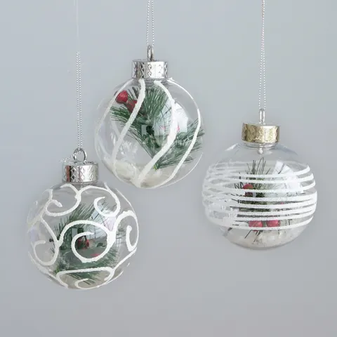 Klare Weihnachtskugeln Kunststoff Gefüllt Mit Künstlichen Kiefernadeln Roten Beeren Und Kunstschnee Für Weihnachtsbaumschmuck