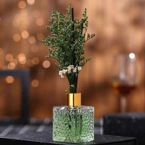 Reed Diffuser Glass Bottle Essential Oil With Dried Flowers Aromatherapy Indoor Home Bedroom Bathroom Office Smokeless Elegant