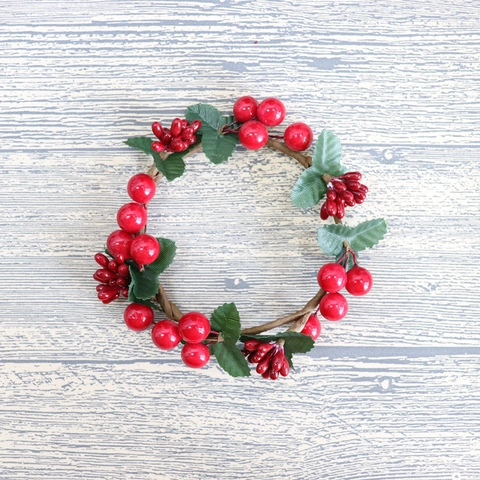 Artificial Red Berry Candle Ring Wreath Green Leaves Vine Base Christmas Table Decoration Realistic Holiday Ornament