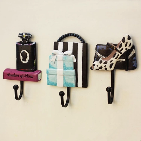 Resin Decorative Wall Hooks French Style Perfume Bottle High Heel Shoe Gift Box Fashion Theme Home Entryway Organizers