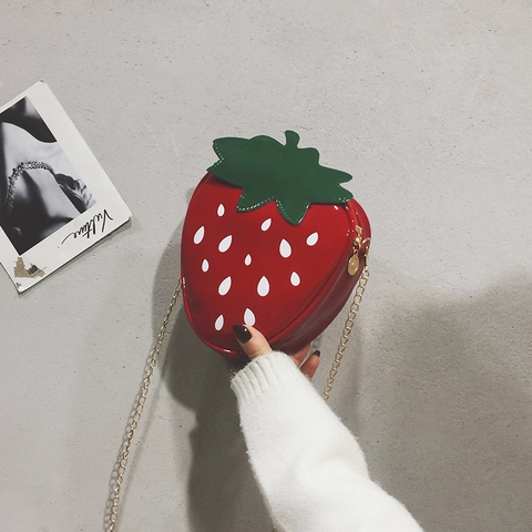 Sac À Épaule Fraise Mignon Forme Fruit Cuir PU Verni Chaîne Métal Sac Bandoulière Kawaii Nouveauté Femmes Filles