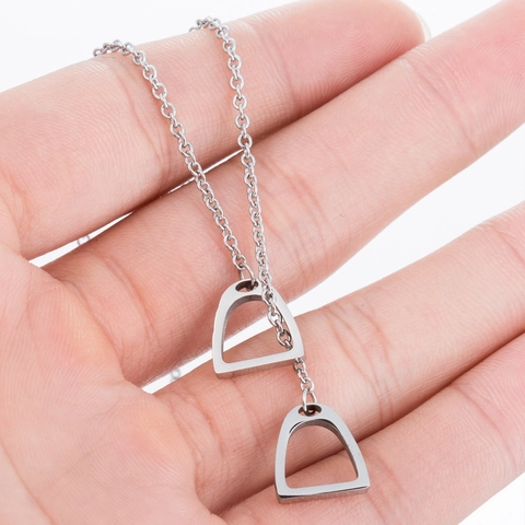 Minimalistische Damen Edelstahl Steigbügel Anhänger Halskette 18K Vergoldet U-Form Doppel Hufeisen Lariat Kette