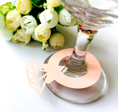 Marcadores De Copa De Vino Con Forma De Anillo De Diamante Hueco Cortado Con Láser Papel Perla Artificialdo Tarjetas De Lugar Decoración De Boda Fiesta