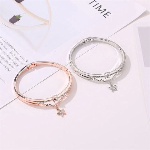 Fashion Alloy Rhinestone Bangle With Dangle Star Pendant Elegant Double Layer Open Bracelet For Women Jewelry Accessory