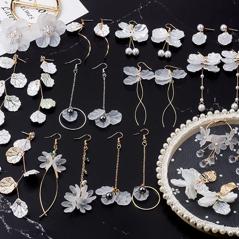 White Flower Petal Dangle Earrings With Faux Artificial Pearl And Silver Earring Post Asymmetric Long Tassel Elegant Jewelry For Women