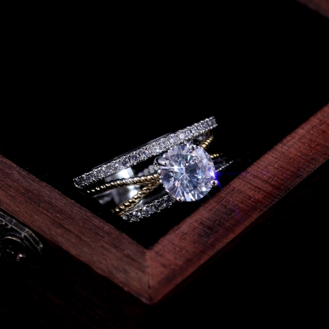 Bague Croisée Multicouche Élégante Cuivre Bicolore Plaqué Or Argent Zircone Bijoux Géométriques Pour Femmes Cadeau