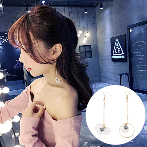 Boucles D'oreilles Fleurs Pétales Résine Blanche Künstliche Perle Longue Frange Asymétrique Doux Femmes Avec Silver Earring Post