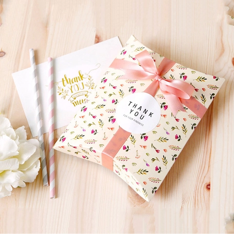 Vintage Floral Pillow Gift Boxes With Ribbon And Thank You Stickers Paper Candy Boxes For Birthday Wedding Party Favors