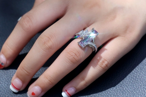 Rechteckiger Edelstein Ring Kupfer Zirkon Blatt Dekorative Band Smaragdschliff Regenbogen Schmuck Damen Luxus Fingerring