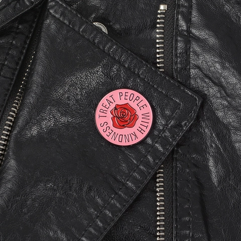 Creative Alloy Enamel Rose Brooch Pin Round Slogan Badge For Clothes Denim Jacket Bag Hat Decoration Gift Jewelry