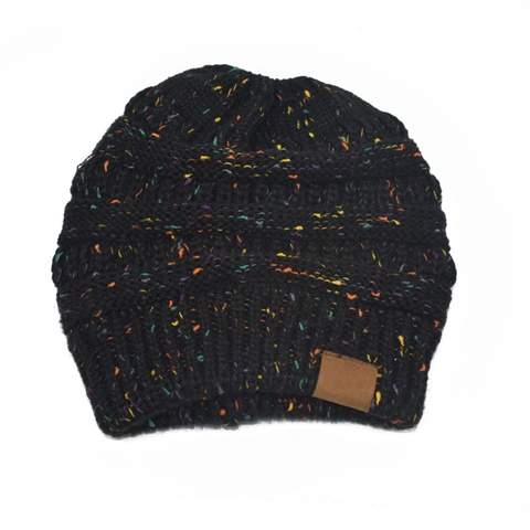 Women Ponytail Beanie Knit Hat 100% Acrylic Winter Warm Cable Knit Messy Bun Beanie Tail Cap With Leather Patch For Ladies