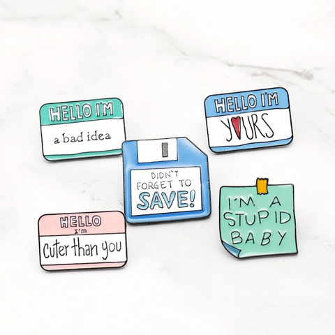 Cartoon Legering Emaille Pin Broche Geometrische Notitie Retro Floppy Disk Bad Idea Stupid Baby Tekst Badge Voor Kleding Rugzak
