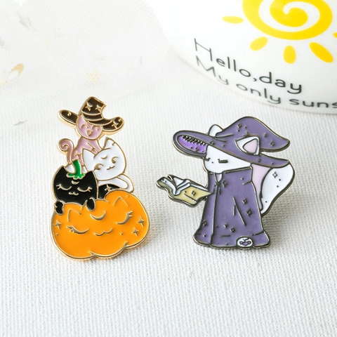 Broche de Gato Mago de Halloween Calabaza de Aleación Esmaltada Insignia de Gato de Dibujos Animados Regalo para Mujer Ropa Bolso