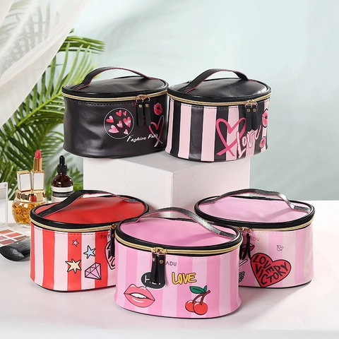 Borsa Per Trucco Portatile In Pelle PU Cilindrica A Righe Stampa Cuore Grande Capacità Organizzatore Viaggio Cerniera Dorata