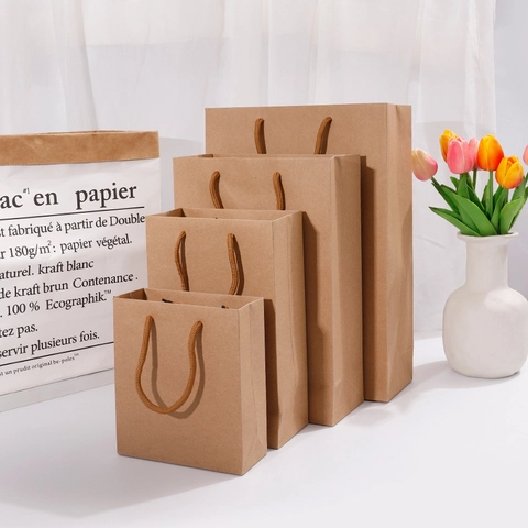 Kraft Paper Gift Bags With Handles Eco Friendly Recyclable Shopping Packaging For Party Favors Clothing Solid Color