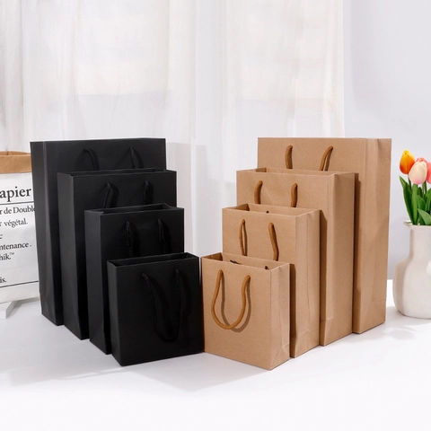 Kraft Paper Gift Bags With Handles Eco Friendly Recyclable Shopping Packaging For Party Favors Clothing Solid Color