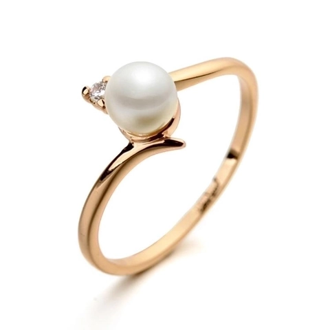 Eleganter Künstliche Perlenring Mit Zirkon Akzent Einfaches Wellendesign Legierung 18K Vergoldeter Schmuck Für Damen