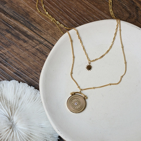 Collana A Doppio Strato Acciaio Al Titanio Placcato Oro 18K Zircone Retro Sole Stella Medaglione Moneta Pendente Stile Boho Donne