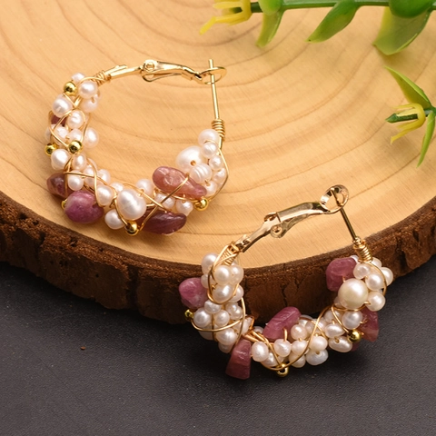 Handgemaakte Vergulde Koperen Draad Omwikkelde Creolen Met Natuurlijke Zoetwaterparel En Roze Toermalijn Voor Dames Boutique Sieraden
