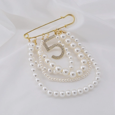 Alloy Faux Artificial Pearl Tassel Brooch Pin Large Safety Pin With Rhinestone Number Five Pendant Elegant French Style For Women