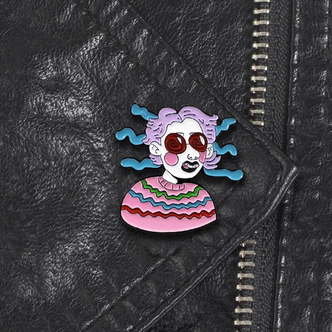 Spilla in Smalto Ragazza Cartoon Stravagante Lega Spilla a Goccia Capelli a Tagliatella Occhi a Spirale Gioielli di Moda Regalo Donna