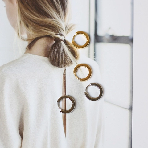 Orecchini A Cerchio In Acciaio Al Titanio Placcati Oro 18K Piccoli Huggies Tondi Geometrici Per Donna Gioielli Chic